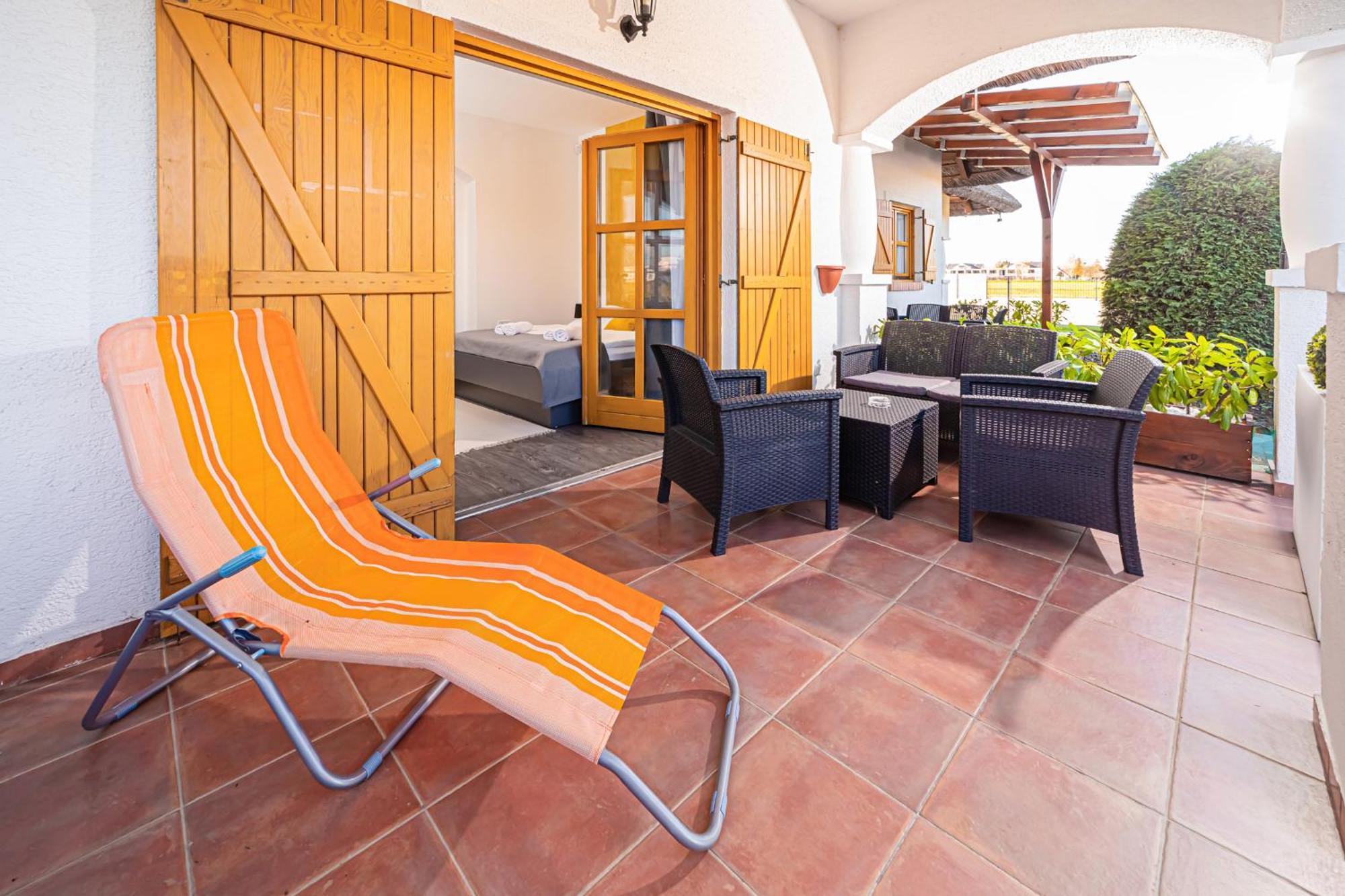 Отель Rigotanya Relax & Wellness Panzio Buekfuerdo Экстерьер фото